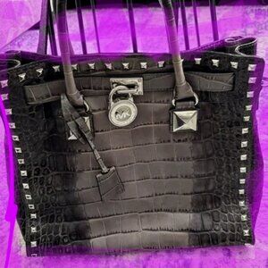 Large Micheal kors purse